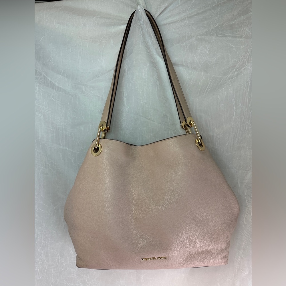 Michael Kors Blush Shoulder Bag with Gold Accents Raven - Picture 3 of 13
